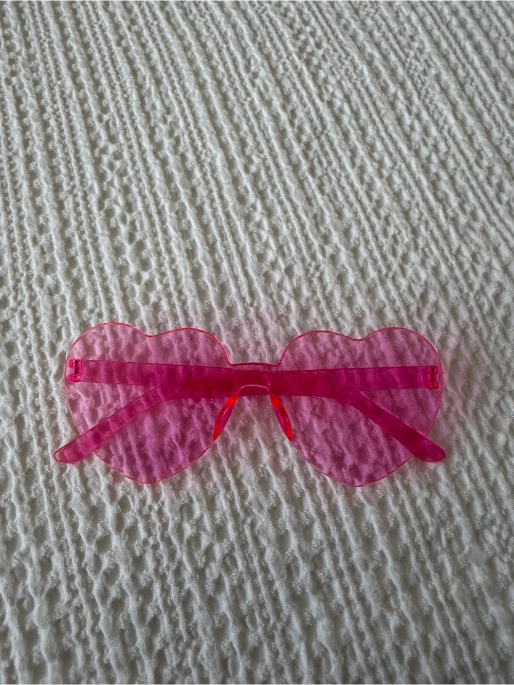 Heart-Shaped Pink Women's Sunglasses - Transparent Fashion Shades